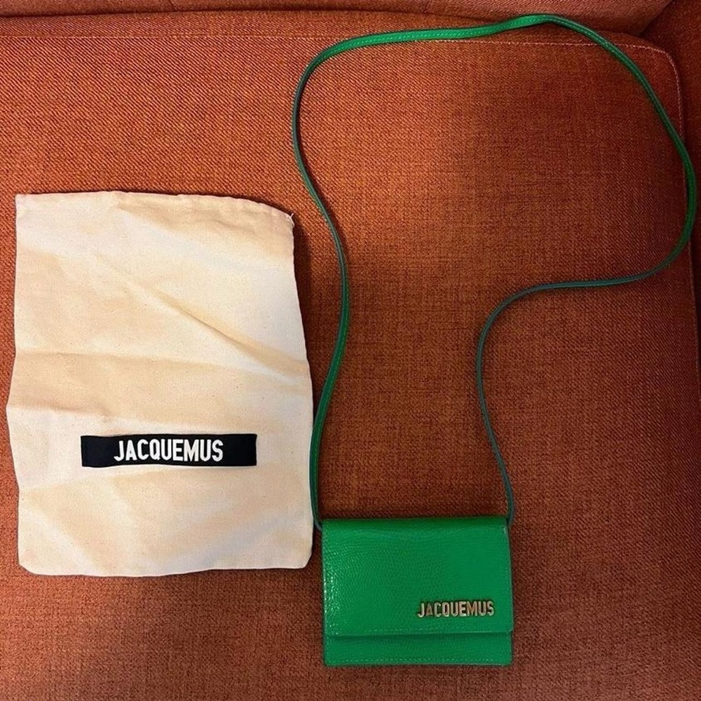 Jacquemus mini bright cross body bag. Great for Valentine’s Day gift🌹🥀